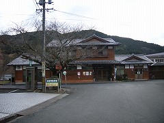 伊勢八知駅写真 伊勢八知駅写真