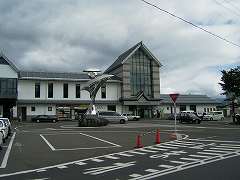 かみのやま温泉駅写真