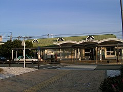 三河三谷駅写真